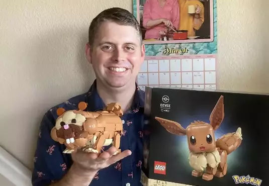 Reddit網友分享用《樂高伊布》變向做成一隻大牙狸