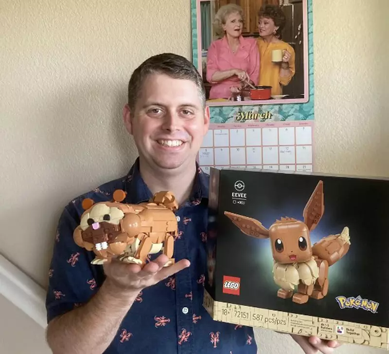 Reddit網友分享用《樂高伊布》變向做成一隻大牙狸