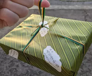 動漫醉漢手上總是會拿的《外帶壽司》現實真的存在好感動