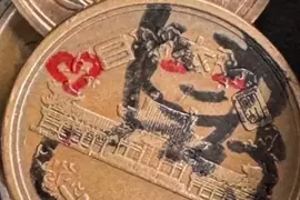 日本《色情班克西》事件 靜岡出現大量畫著上空女子的10元硬幣，投幣買飲料找錢中招的人越來越多