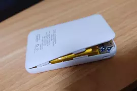 《畢業紀念品》送行動電源是不是很糟糕？沒過幾年就膨脹要怎麼紀念呢