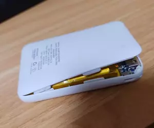 《畢業紀念品》送行動電源是不是很糟糕？沒過幾年就膨脹要怎麼紀念呢