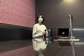 《日本COSER去唱歌》被獨自帶到大包廂好寂寞 求助ＡＩ生出朋友反而顯得更可憐