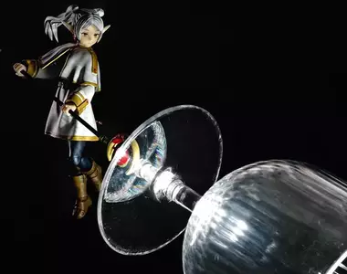 微型攝影師靈光一閃的《想像的芙莉蓮》不但諧音梗用上了！用杯碟器皿替代魔法大砲也超適合