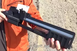 網友自製的《連發撲克牌槍》一次十張裝載改良版射擊過程又順又爽~咻