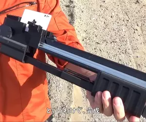 網友自製的《連發撲克牌槍》一次十張裝載改良版射擊過程又順又爽~咻