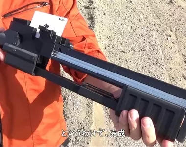 網友自製的《連發撲克牌槍》一次十張裝載改良版射擊過程又順又爽~咻