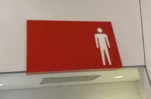 日本網友到美國驚覺《男廁是紅色女廁是藍色》男藍女紅是日本的特有法則嗎？