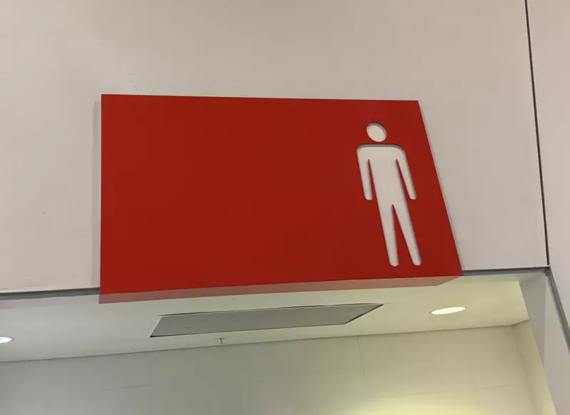 日本網友到美國驚覺《男廁是紅色女廁是藍色》男藍女紅是日本的特有法則嗎？