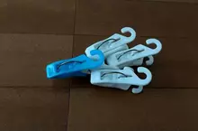 造成網路風潮的《曬衣夾爆改比賽》超容易激起網友好勝心，各種誇張飛機、機器人橫空出世中