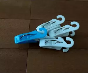 造成網路風潮的《曬衣夾爆改比賽》超容易激起網友好勝心，各種誇張飛機、機器人橫空出世中