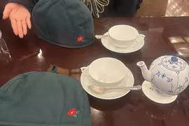 《喝茶送帽子》日本COSER戴在頭上出糗了 你知道這是做什麼用的嗎？