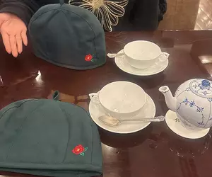 《喝茶送帽子》日本COSER戴在頭上出糗了 你知道這是做什麼用的嗎？