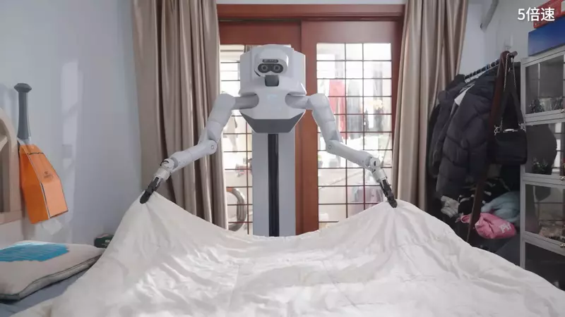 UniX AI公司展示《輪式雙臂人型機器人Panther》在一般人家中實際投入使用的樣子