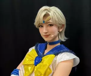 掀起超人氣的《美少女戰士》天王遙演員「梶川愛美」成為話題，帥氣英姿擄獲大量粉絲的心