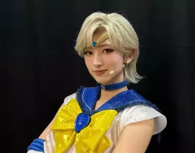 掀起超人氣的《美少女戰士》天王遙演員「梶川愛美」成為話題，帥氣英姿擄獲大量粉絲的心