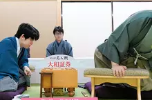 《進擊的將棋》巨人挑戰名人頭銜引爆議論 這是巨大化還是替身使者？