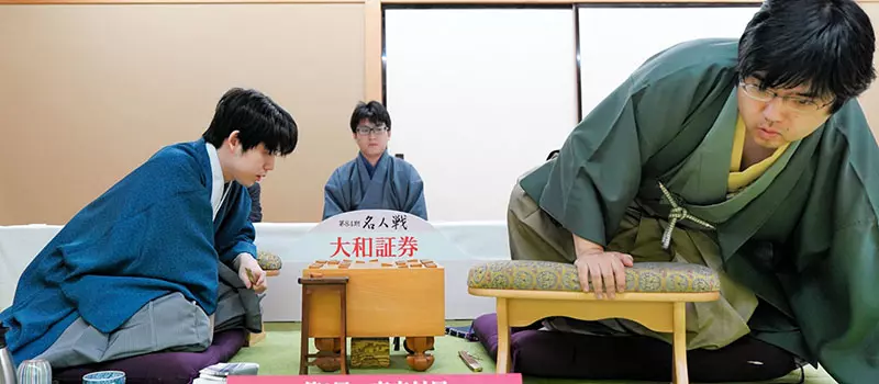 《進擊的將棋》巨人挑戰名人頭銜引爆議論 這是巨大化還是替身使者？