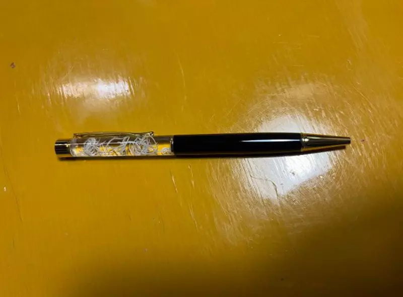 【蟲蟲密集注意】網友分享《寄生蟲原子筆》在透明筆管內加入多條寄生蟲這可怕效果直接拉滿