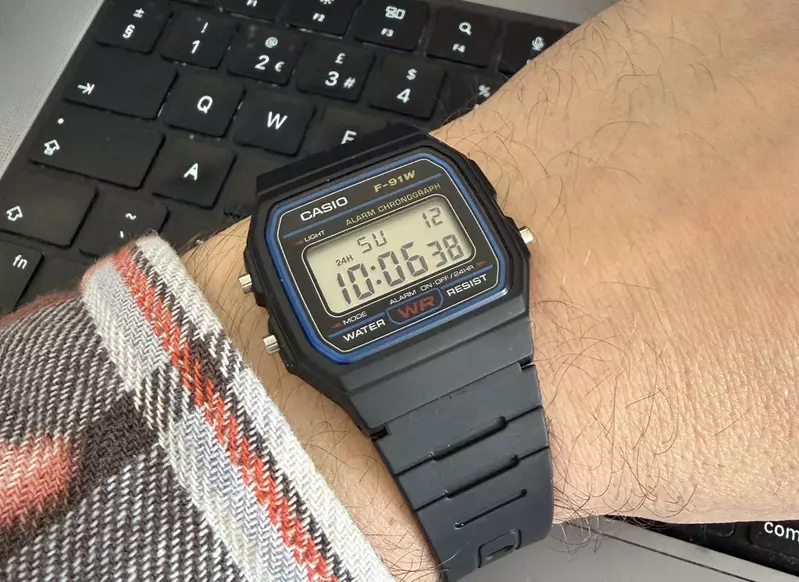 他呼籲放棄Apple Watch改戴《卡西歐手錶》引發世界各國的網友讚賞了