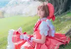 在櫻花樹下的《庫洛魔法使》Cosplay「奇蹟美照」引起熱議，網友表示:從天而降的感覺太美了