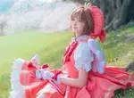 在櫻花樹下的《庫洛魔法使》Cosplay「奇蹟美照」引起熱議，網友表示:從天而降的感覺太美了