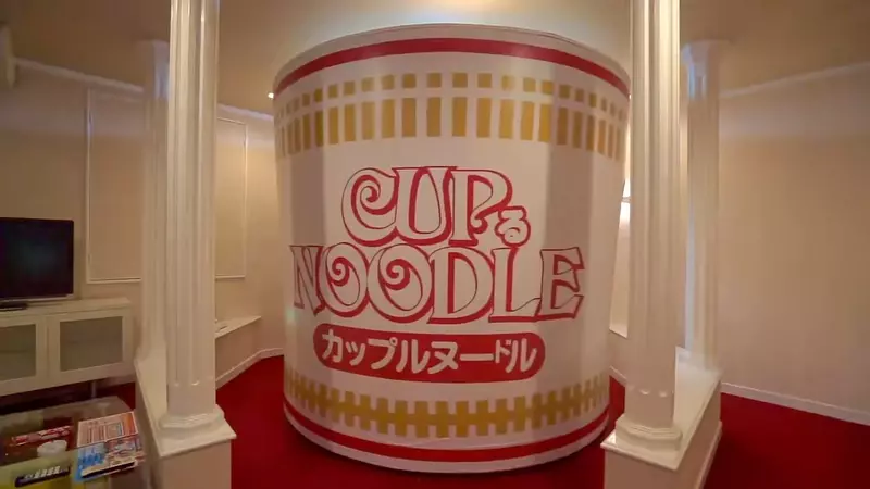 房間裡有《日清杯麵》的愛情賓館 必須跟泡泡麵一樣３分鐘完事？