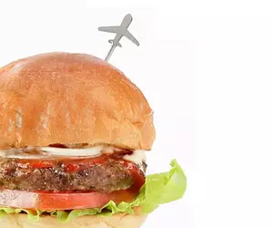 日本漢堡店抱怨《漢堡叉一直被偷》很多人都以為這個東西可以帶走嗎？