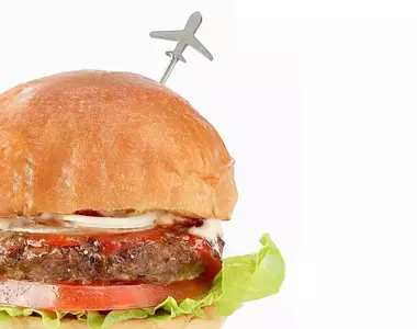 日本漢堡店抱怨《漢堡叉一直被偷》很多人都以為這個東西可以帶走嗎？