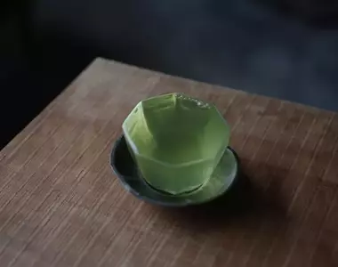 日本茶行說《這杯茶是水色》網友們都懷疑自己是不是色盲了