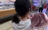 VTuber傻眼《女兒抱著戰斧牛排不放》只好買回家實現她的願望了