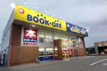 網友發現日本海德沃福《Hard Off》二手店內有多款盒裝懷舊遊戲主機，數量很驚人而且價錢小貴...