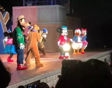 推特話題《迪士尼樂園翻車照大賽》網友投稿各種超神NG照片