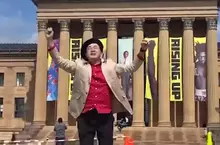《漫畫家島本和彥》去美國參加畢典順便聖地巡禮 親自重現洛基劇中特訓片段