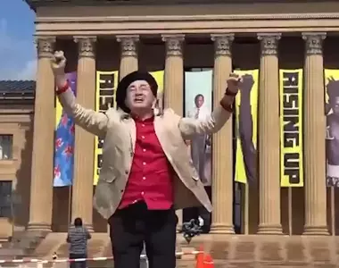 《漫畫家島本和彥》去美國參加畢典順便聖地巡禮 親自重現洛基劇中特訓片段