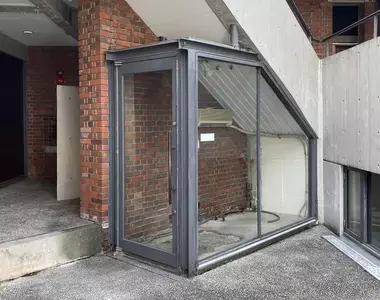 《日本建築師安藤忠雄》半世紀前設計的大樓引發話題 這個神祕的小房間是做什麼的？