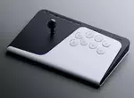 PlayStation新裝備《FlexStrike無線格鬥搖桿》以及附DualSense充電掛鉤的27吋遊戲螢幕將於8月推出