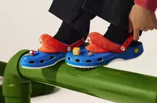 強強聯手《超級瑪利歐xCrocs》推出以「瑪莉歐」、「碧姬公主」、「耀西」、「庫巴」為主題的個性鞋款
