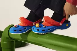 強強聯手《超級瑪利歐xCrocs》推出以「瑪莉歐」、「碧姬公主」、「耀西」、「庫巴」為主題的個性鞋款