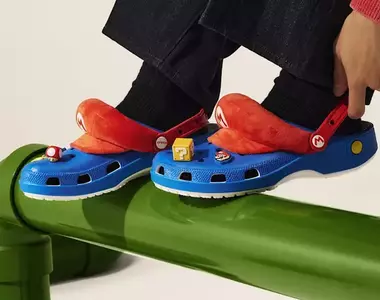 強強聯手《超級瑪利歐xCrocs》推出以「瑪莉歐」、「碧姬公主」、「耀西」、「庫巴」為主題的個性鞋款
