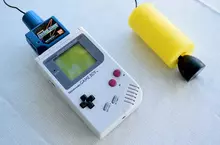 被認為是ＡＩ生成的《Game Boy口袋聲納》這種奇葩配件真的存在