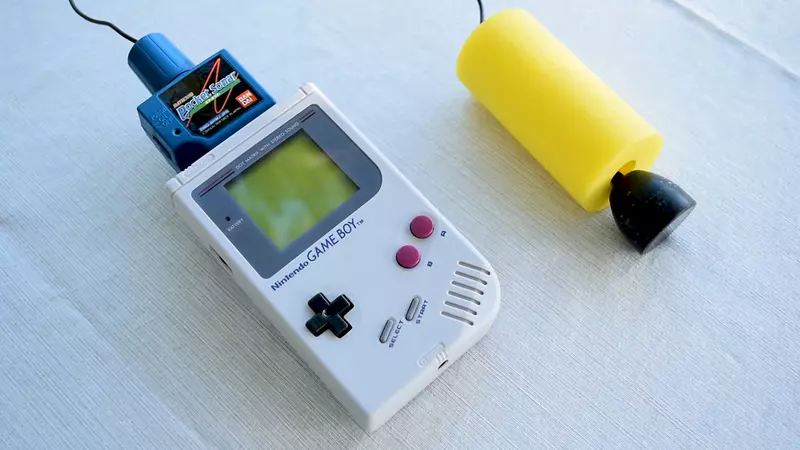 被認為是ＡＩ生成的《Game Boy口袋聲納》這種奇葩配件真的存在