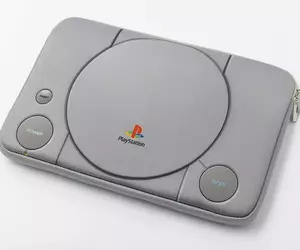 寶島社推出《PlayStation造型收納包》像是平板或是筆記型電腦都可以塞進去