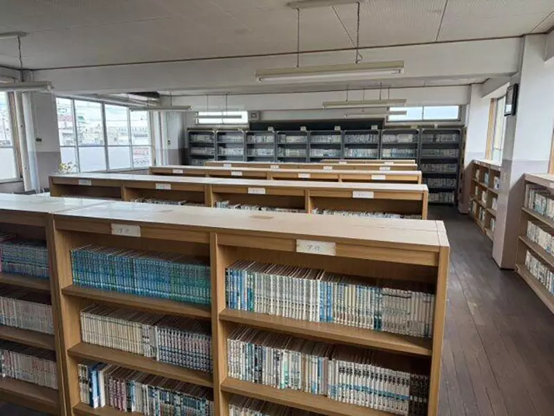 日本房仲網出現《漫畫圖書館》網友們好奇賣掉裡面的漫畫藏書會賺嗎？