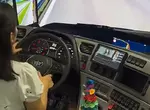 網路影片《卡車駕駛技能模擬器》片段，這油門踩了不放像極了好萊塢電影的卡車追逐戲(怕)