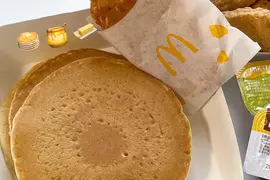 只屬於早餐時段的《創意麥當勞罪惡吃法》薯餅搭配鬆餅蹦出難以想像的新滋味