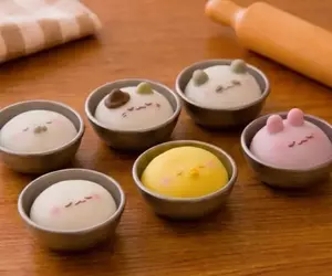 扭蛋商品《晚安麵糰》6月推出 共有六種款式可選，而且還重現了軟Q的手感