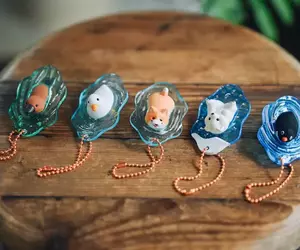 扭蛋商品《軟Q動物水中窺視吊飾》超可愛造型已經征服無數網友們的心