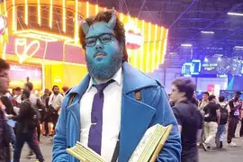 人生第一次Cosplay獻給了《生死僵局Deadlock》的角色「Abrams」，染了一頭藍結果回家洗不掉