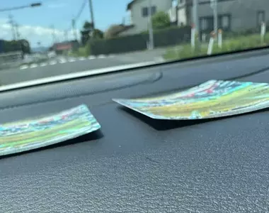 日本收藏家分享《彎曲卡牌整平法》卻被認為會傷害卡面看法兩極